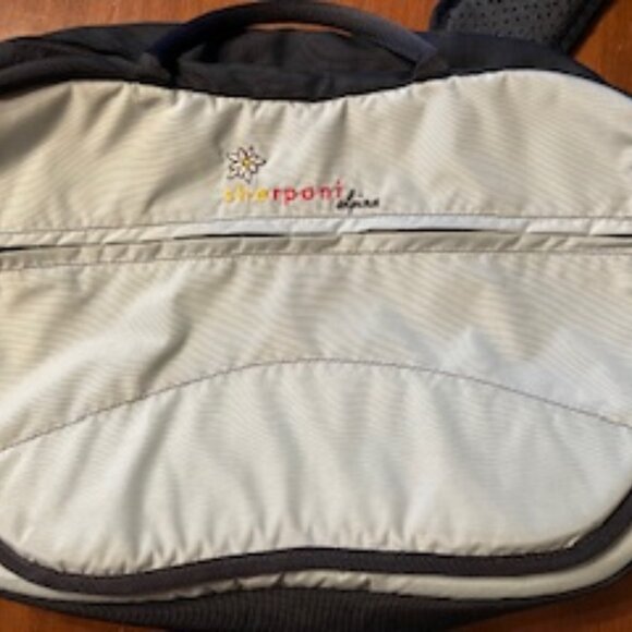 Sherpani Computer/Laptop bag - Picture 5 of 7